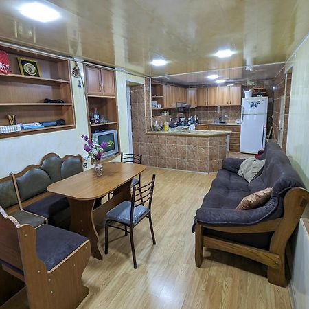 Guest House Sector 30 Kutaisi Ngoại thất bức ảnh